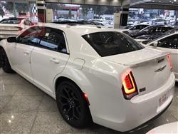 کرایسلەر 300